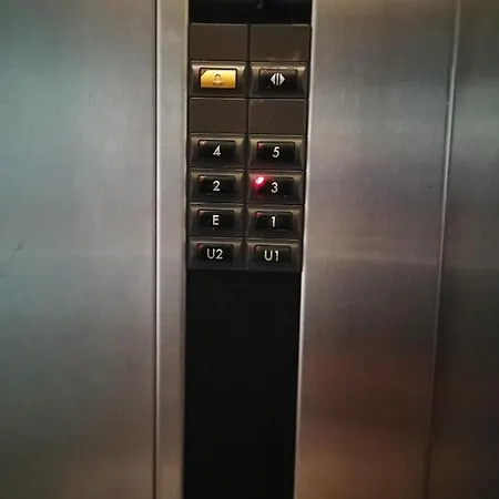 Next To Central-station, Fair 10min نورنبيرغ